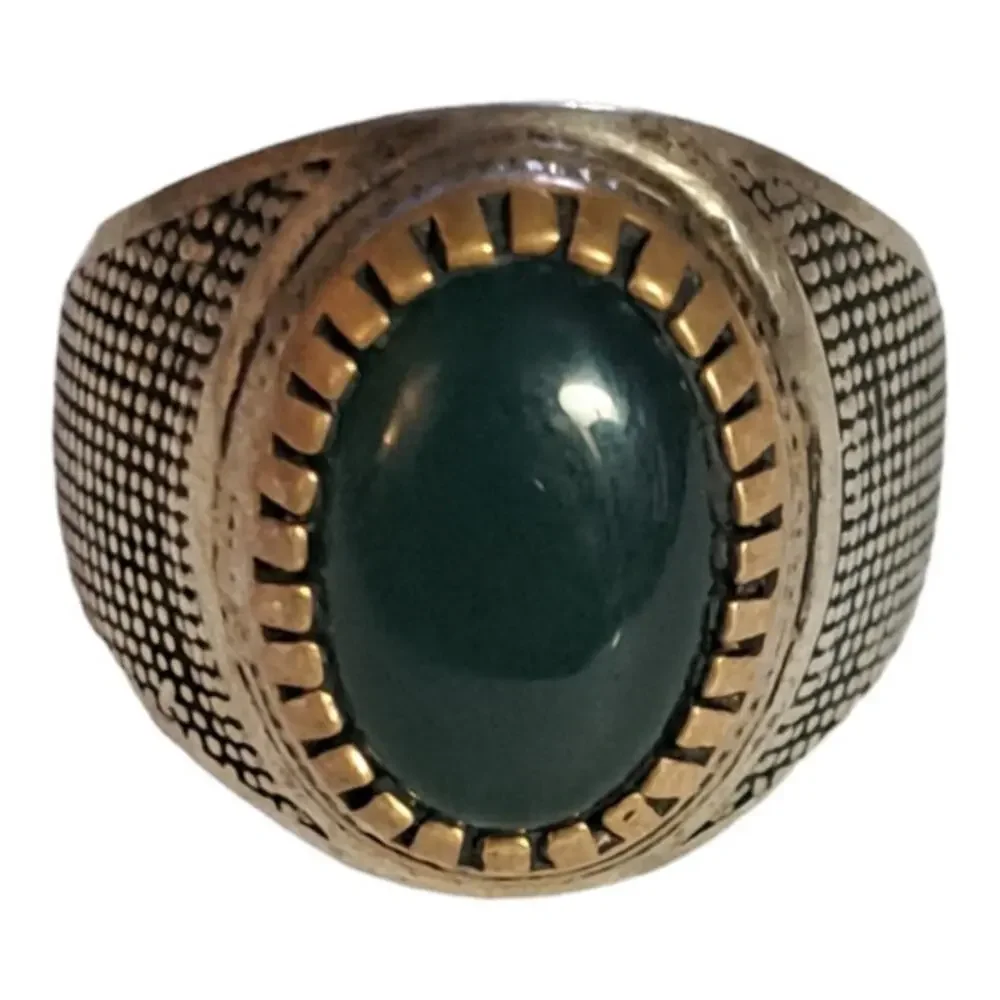 hand made Silver emerald rind size 9.5‎